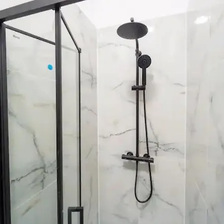 Апартаменти Hidden Gem In The Old *